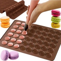 Forma din silicon pentru macaroons, 2 dimensiuni, 48 orificii, 38,5 x 28,5 x 0,3 cm, maro